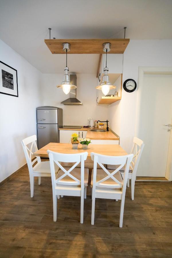 Apartments Ziggy Star Slatine Eksteriør billede